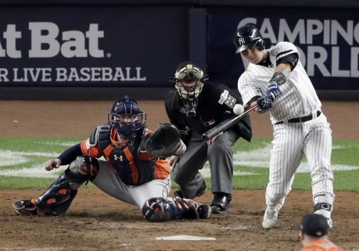 Tanaka y Sánchez ponen a Yankees a un triunfo de la Serie Mundial