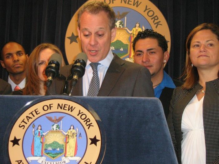 Nueva York lidera acción legal para proteger "ciudades santuario" de recortes