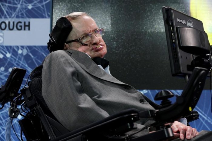 La NASA describe a Stephen Hawking como "un gigante entre hombres"