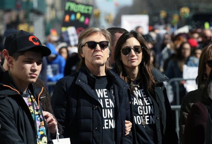 Mas de 100.000 neoyorquinos exigen mayores controles en la venta de armas