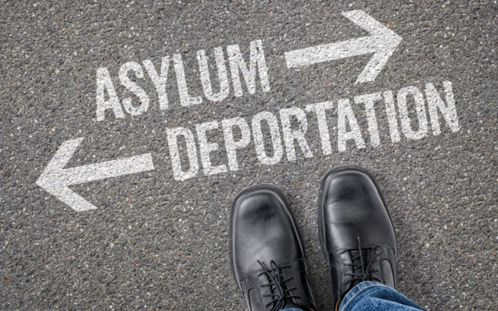 Solicitar asilo a Inmigración ahora es mucho más arriesgado