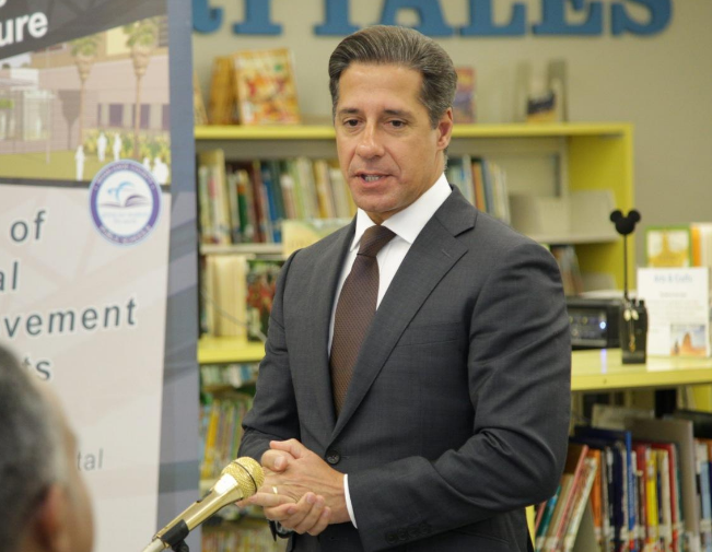 Escuelas públicas NY tienen nuevo Superintendente, Alberto Carvalho