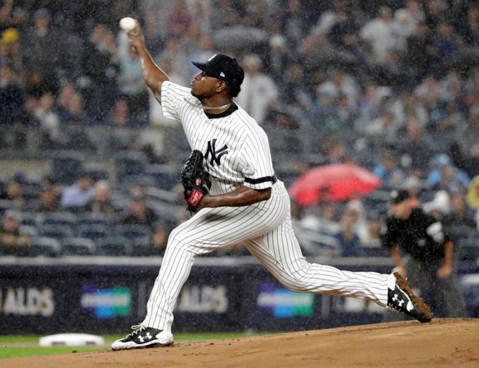 Dominicano Severino lanza sólido en victoria de los Yankees
