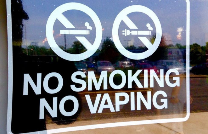 Supervisora ​​Gillen propone actualizar ley que prohibe el cigarrillo electrónico en parques públicos
