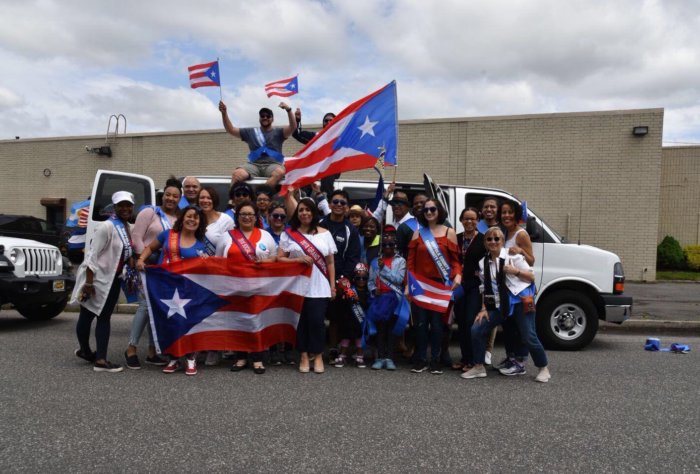 Desfile Puertorriqueño-Hispano brilla en las calles de Brentwood