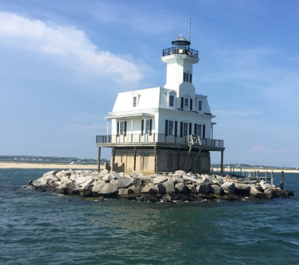 Disfrute un crucero y paseo por la bahía de Long Island rumbo al faro de alta mar