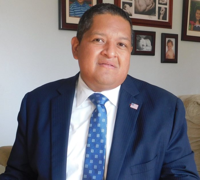 Candidato Juan Vides ofrece 'cambios reales' en la Asamblea Estatal de Nueva York