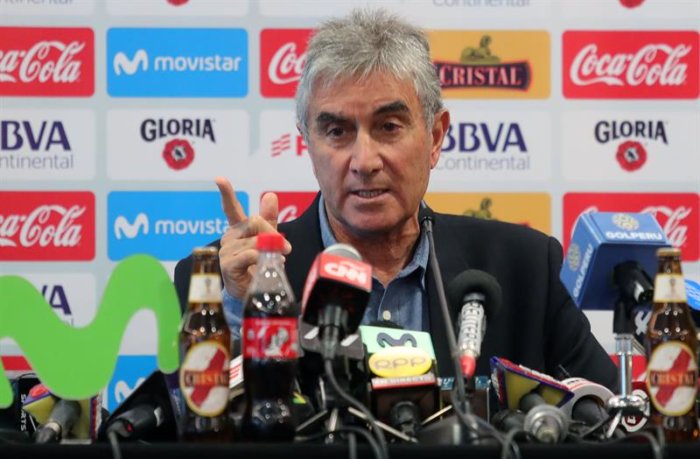 Oblitas hará "lo imposible" para que Gareca siga como seleccionador de Perú