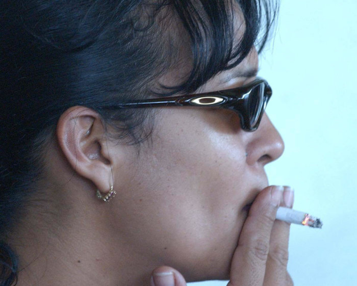 Estado de Nueva York prohíbe fumar en instalaciones de servicios para menores