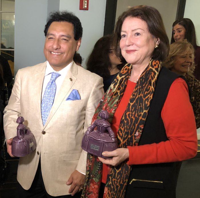 Pianista peruano Arturo Castro-Guerra recibe Premio Menina