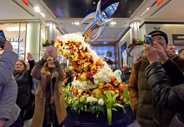 Tienda Macy’s celebra la primavera lanzando espectacular show de flores (Fotos)