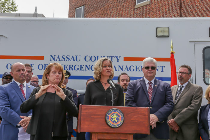 Piden a la población de Nassau estar preparados para una tormenta en Long Island