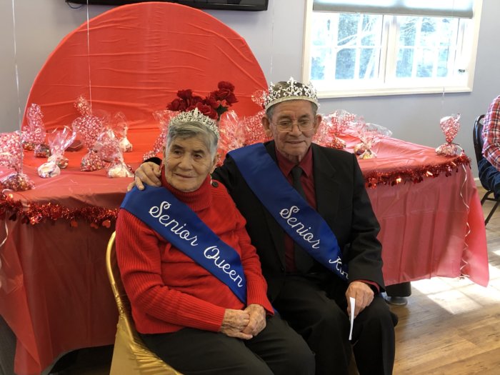 Adelante de Suffolk celebra fiesta de San Valentín para adultos mayores