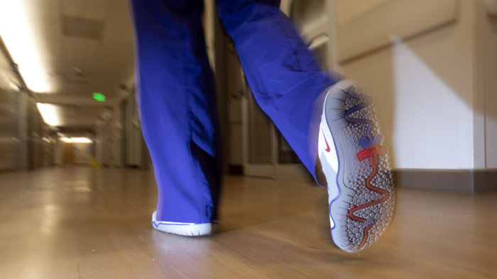 Nike dona calzado, indumentaria y equipo a trabajadores de salud de 1ra. línea