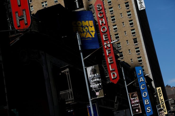 Los teatros de Broadway permanecerán cerrados hasta principios de enero de 2021