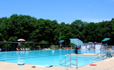 Town de Huntington abre piscina de Dix Hills a los residentes, se requiere reserva y mascarillas