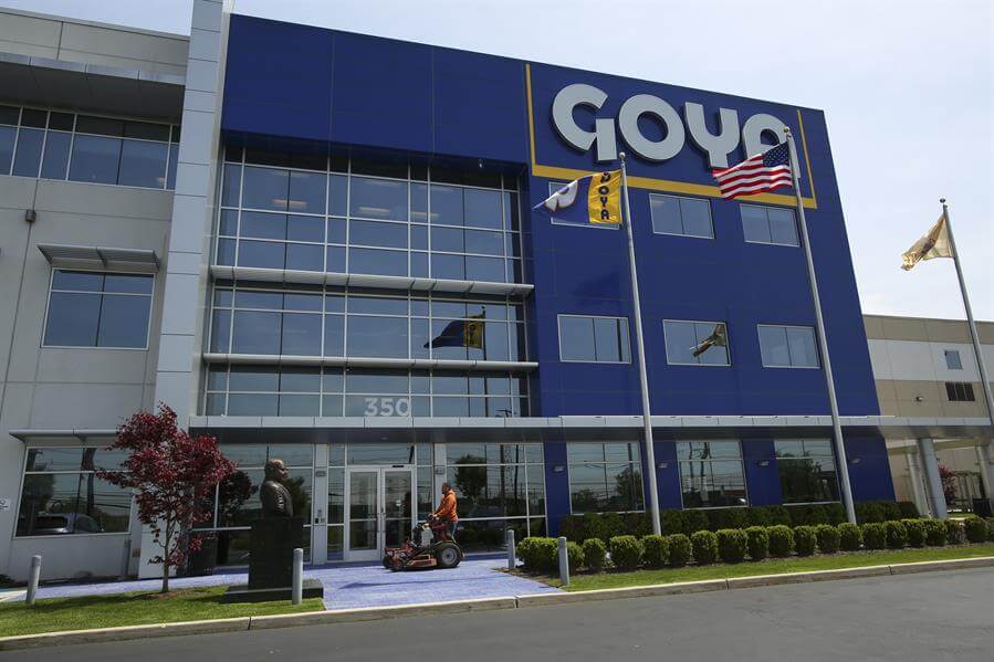 Goya anuncia cuantiosa donación en medio del boicot que enfrenta tras alabar a Trump
