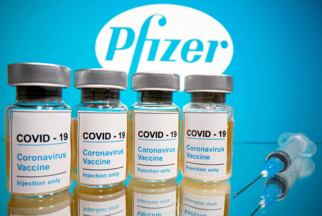 Cuomo critica el plan de vacunación COVID-19 de Trump como «discriminatorio» contra neoyorquinos de color e indocumentados