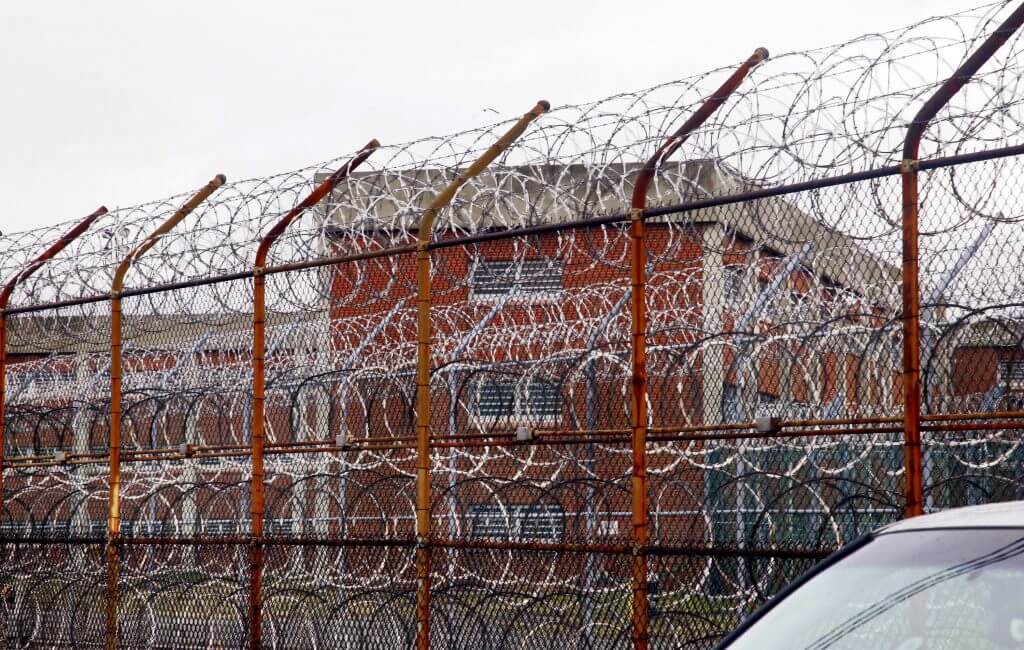 Las prisiones y cárceles de Nueva York siguen siendo trampas mortales de COVID-19, dicen defensores