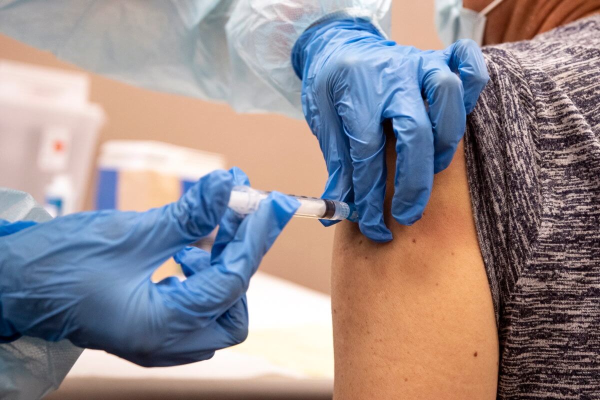 Estados Unidos autoriza el uso de la vacuna de Pfizer contra el Coronavirus
