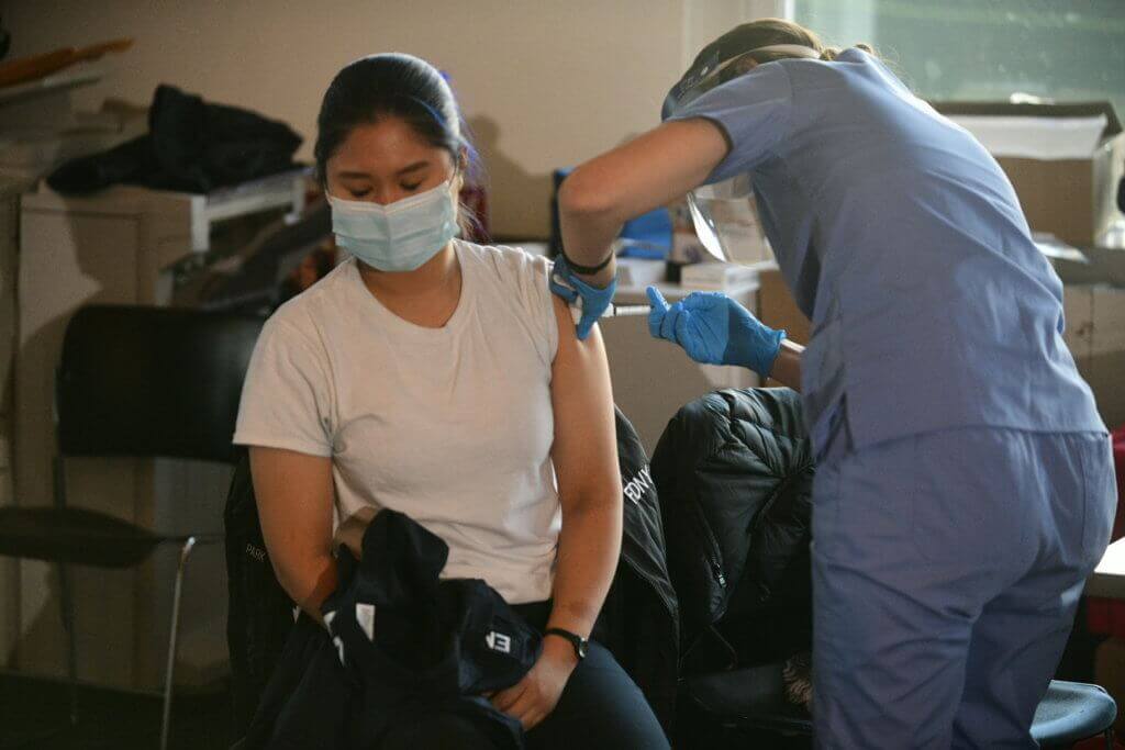 Enfermeras de las escuelas públicas de la ciudad de Nueva York próximas a recibir la vacuna COVID-19