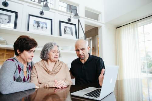 Alzheimer: Ofrecen programas en español para cuidadores