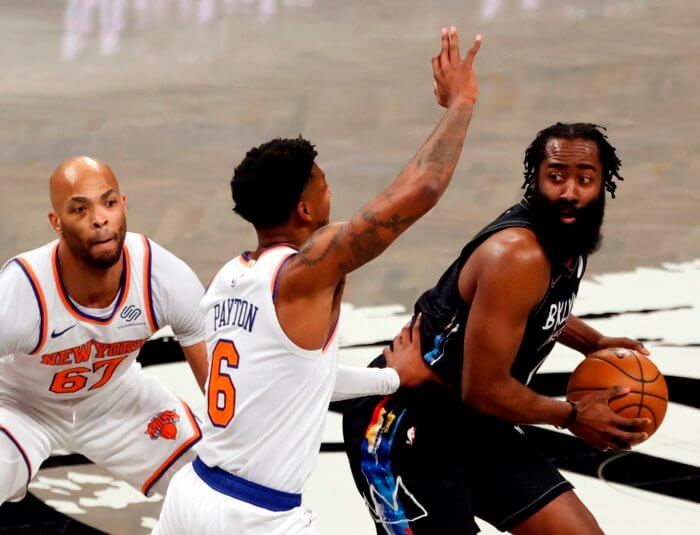 Irving impulsa triunfo agónico de Brooklyn Nets sobre NY Knicks