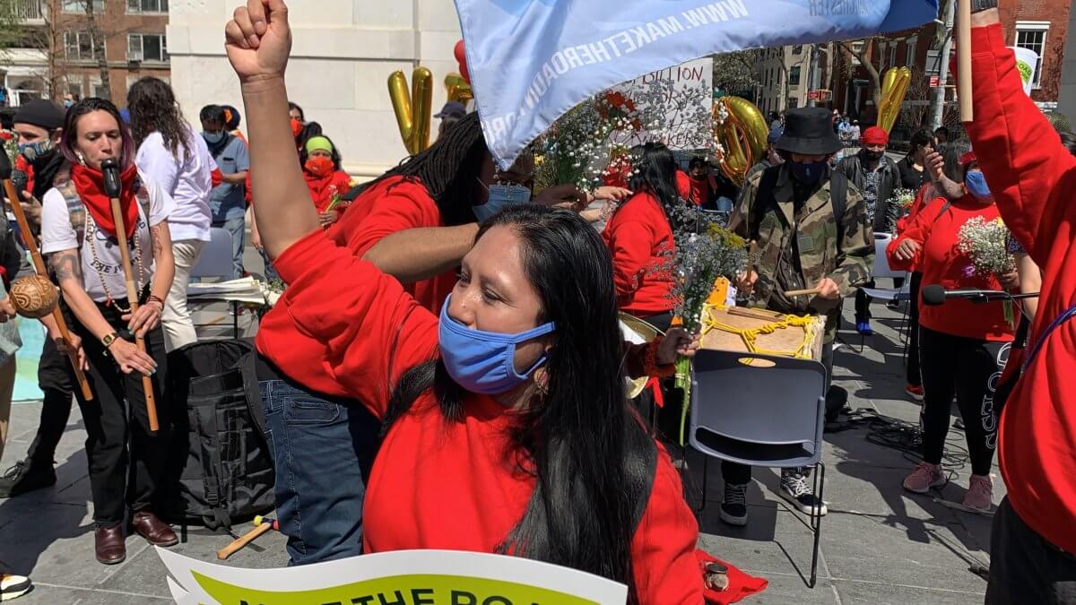 ¡Trabajadores excluidos rompen ayuno! Celebran histórica victoria que destinará $2.1 mil millones a indocumentados de NY afectados por pandemia