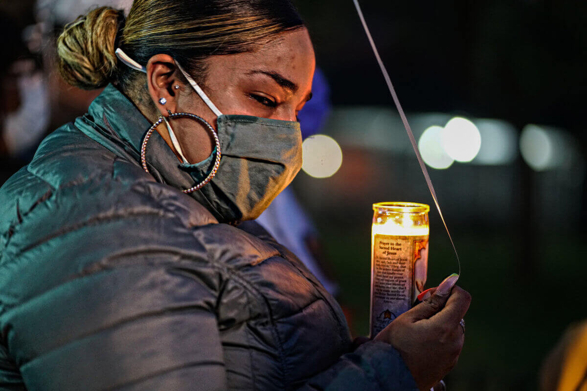 Comunidad de Queens llora muerte de gemelitos presuntamente asesinados por la madre