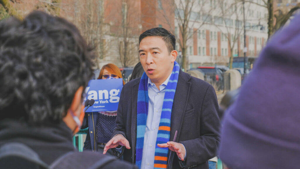 Candidato a la Alcaldía de NYC Andrew Yang lidera entre hispanos según encuesta de Univision