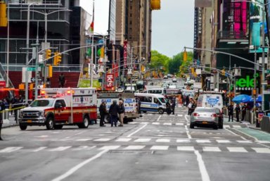 Mayor presencia policial en Times Square después de que tiroteo dejara tres heridos, incluida niña de 4 años