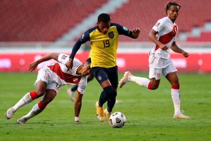 Perú gana en Ecuador y revive en las Eliminatorias (Fotos y Video)