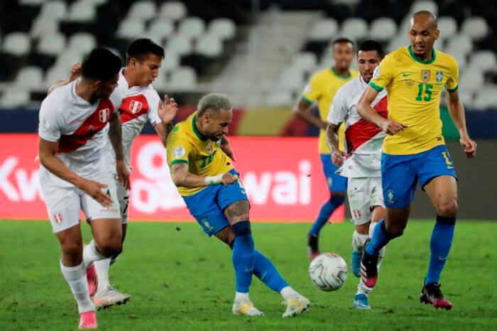 Brasil vence con lo justo a Perú y avanza a la final de la Copa América