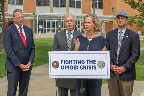 Nassau y Suffolk recibirán millones de dólares por juicio de opioides a distribuidores, fabricantes y farmacias