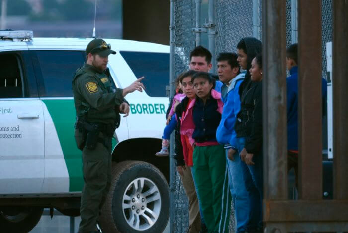 EEUU estudia vacunar a inmigrantes que cruzan la frontera con México