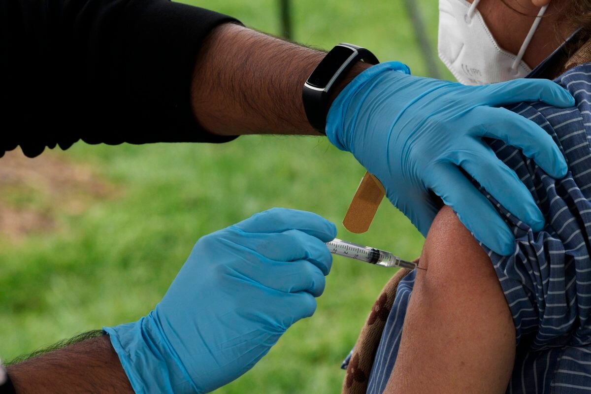90% de adultos en Nassau han recibido al menos una dosis de la vacuna