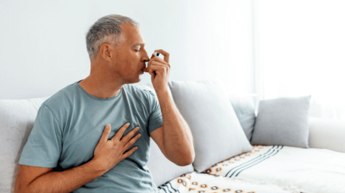 Mayores de 65 años con alto riesgo de complicaciones por la influenza
