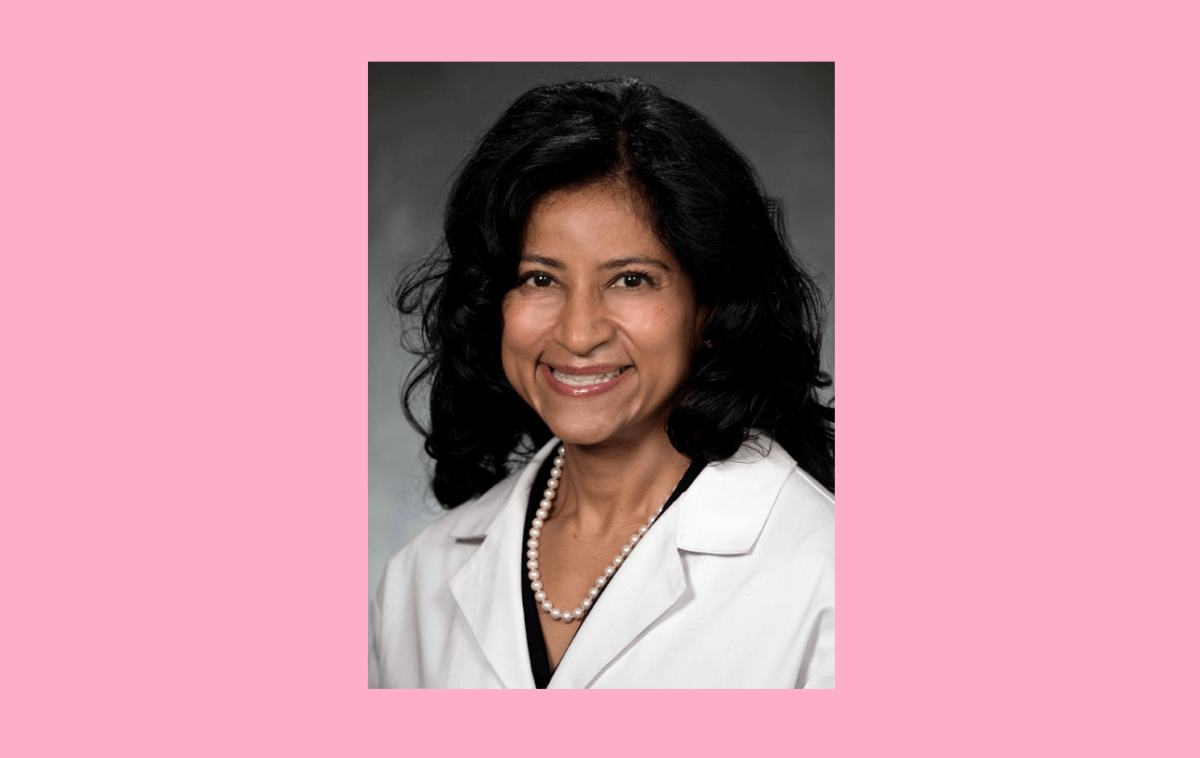 Doctora latina rompe barreras para ayudar a mujeres con cáncer de mama