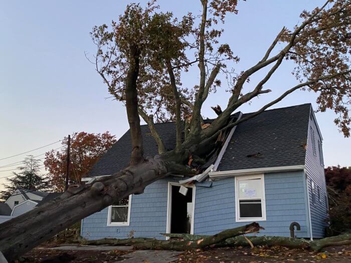 Cuatro tornados azotaron a Long Island (Fotos y Video)