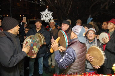 El Bronx celebra las fiestas con Melrose Parranda