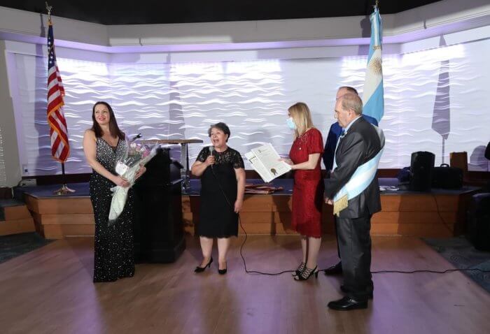 Comité Civico Argentino en Long Island Gala por una noble causa