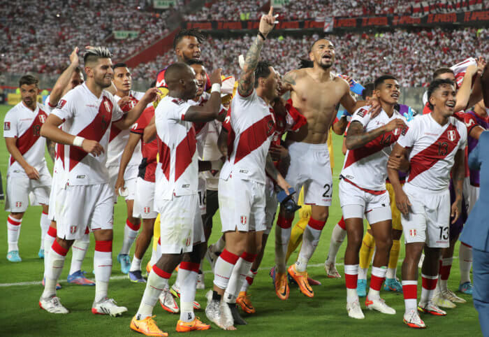 Eliminatorias: Perú clasifica al repechaje eliminando a Colombia y Chile