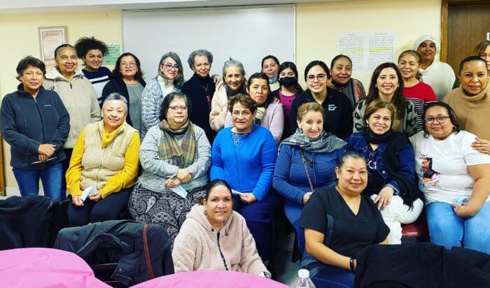 María Romero, de Latina Sisters Support, recibe premio 'Mujer de Distinción 2022'