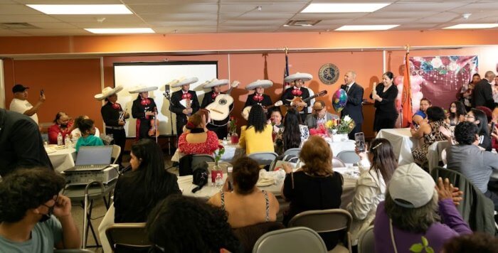 Oficina de Asuntos Hispanos de Nassau celebró el Día de la Madre a lo grande
