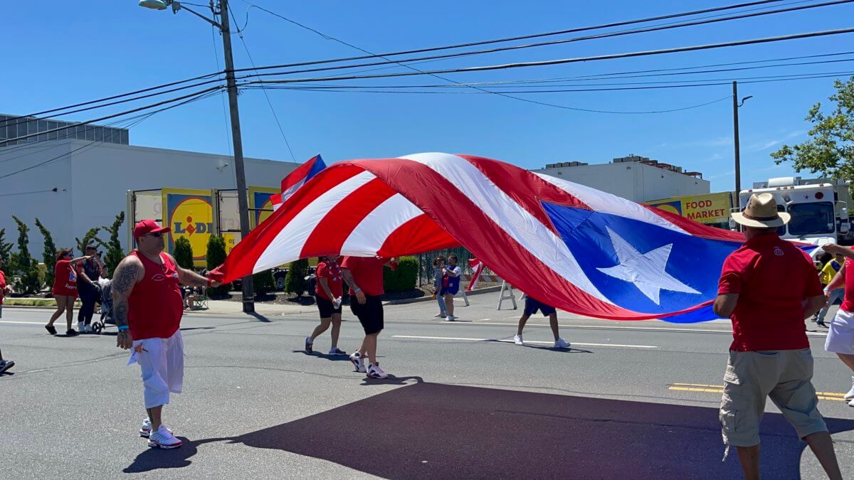 Volvió en grande el Desfile Puertorriqueño Hispano en Brentwood