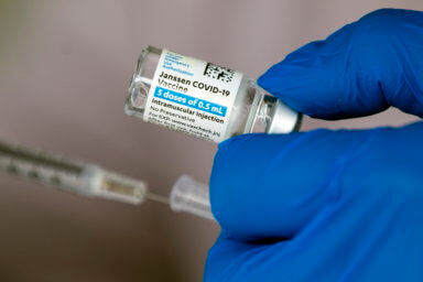 Este mes de junio comenzaría vacunación contra el Covid a menores de 6 años
