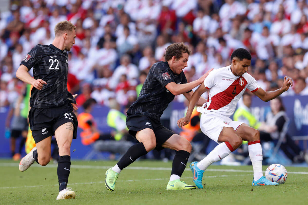 ¡Perú abrazado a una ilusión! Gol de Lapadula da la victoria previo al Repechaje