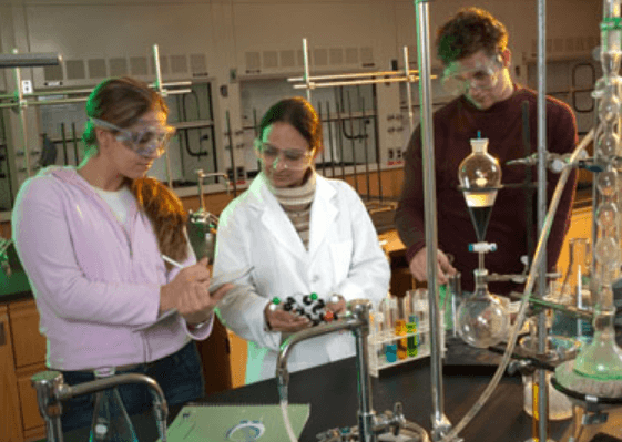 Suffolk County Community College ayuda a estudiantes STEM de bajos ingresos