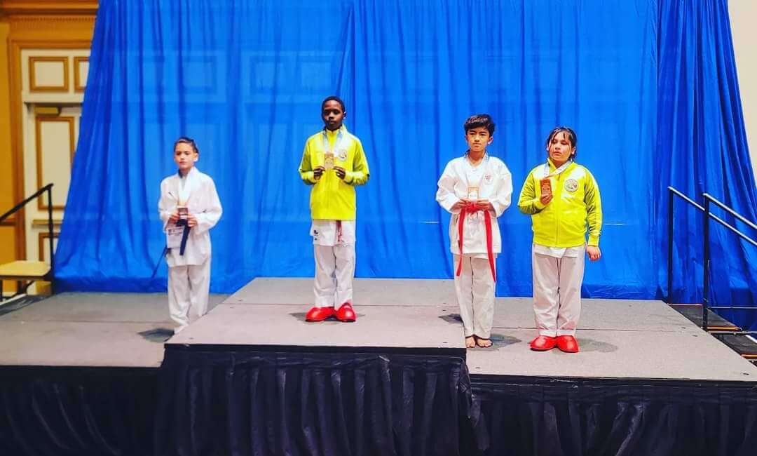 Chicos karatecas de Long Island ganan medallas y representarán a EEUU