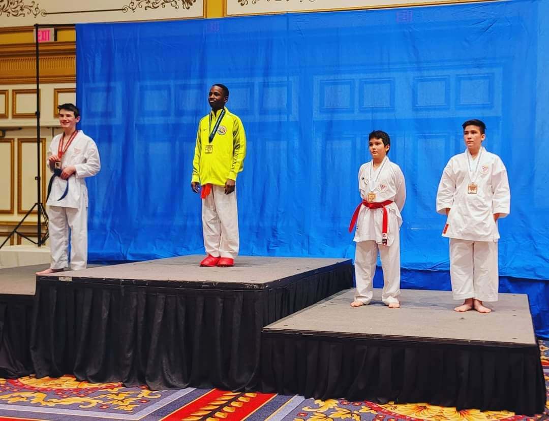 Chicos karatecas de Long Island ganan medallas y representarán a EEUU